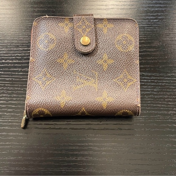 Louis Vuitton Handbags - Louis Vuitton Brown and Gold Monogram Wallet